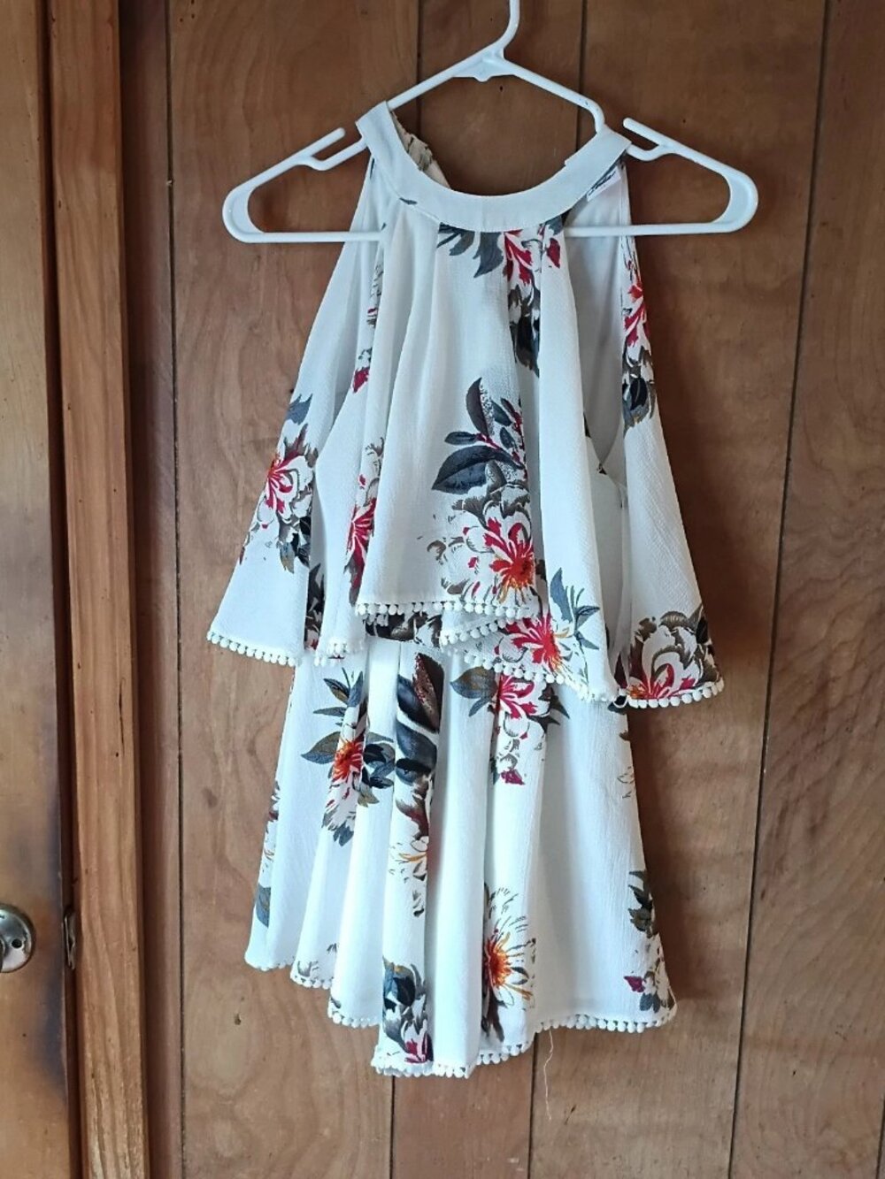 Selfie Leslie Anahi Floral Halter Romper White XS Sleeveless Back Zip Polyester